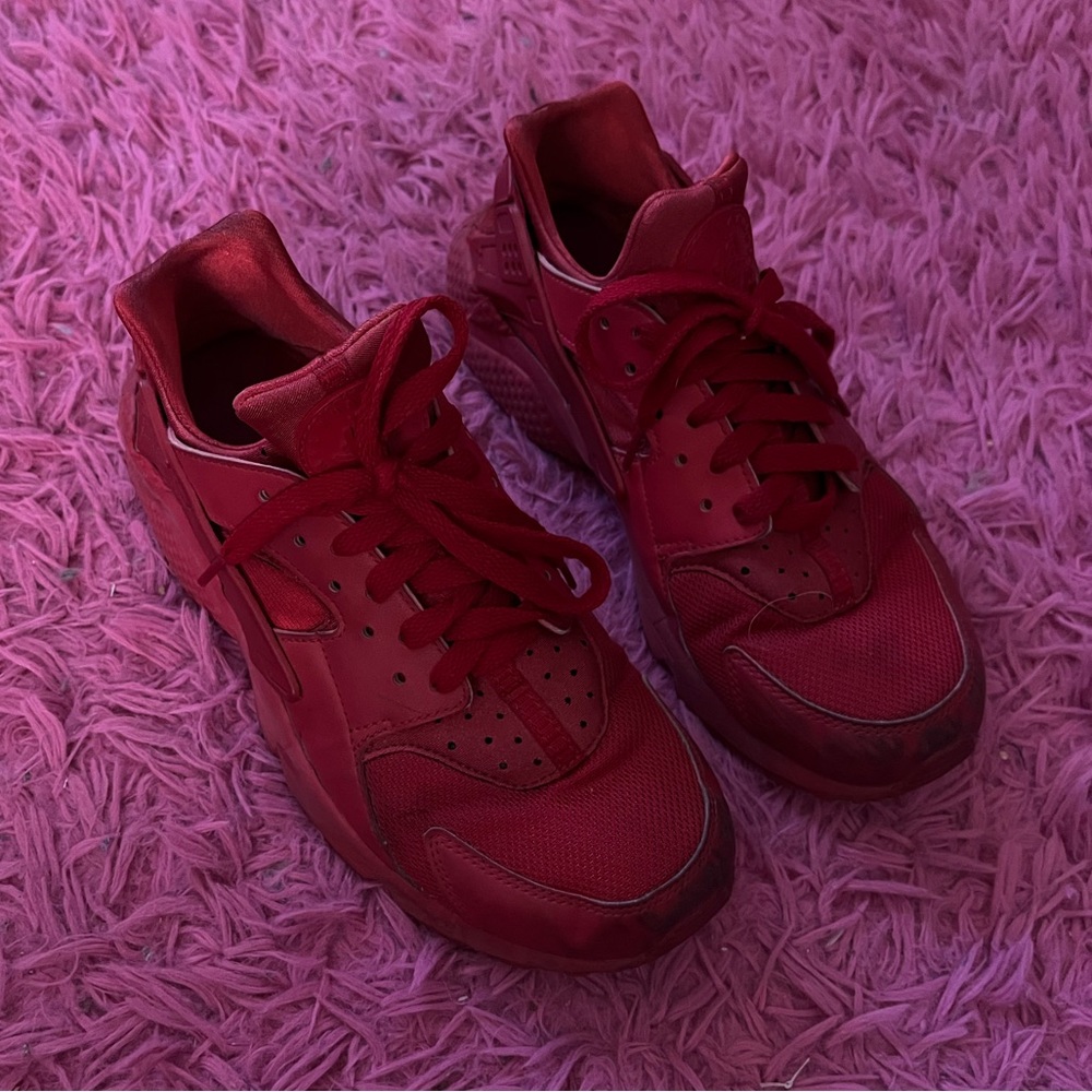 Nike Huarache Red sneakers great condition size 8